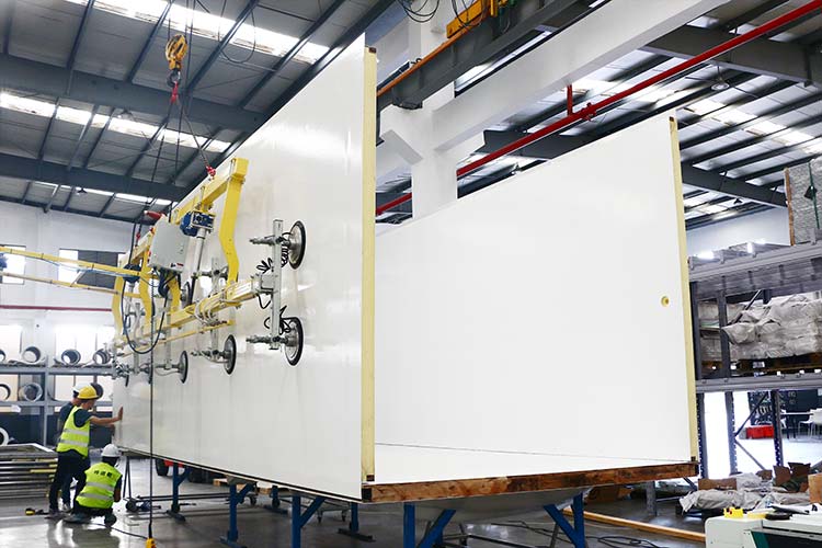 Быстрая сборка 8-метрового кузова-рефрижератора